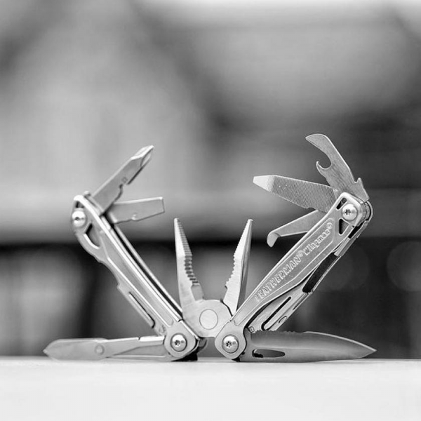 Мультитул Leatherman Wingman (832523) 97мм 14функций серебристый + нейлоновый чехол