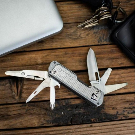 Мультитул Leatherman Free T4 (832686) 12 функций серебристый