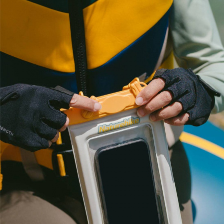 Гермочехол плавающий Naturehike Diving series waterpro of floating phone tote CNK2300BS015