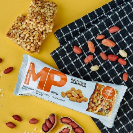 Батончик злаковый с арахисом и солью