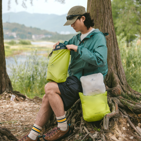Гермомешок Naturehike Roll-Top Waterproof Storage Bag 2L CNK2550XB012