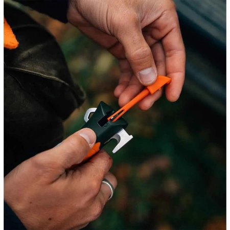 Нож с устройством от клещей Opinel Explore 12VRI (пластик/нерж.) оранжевый